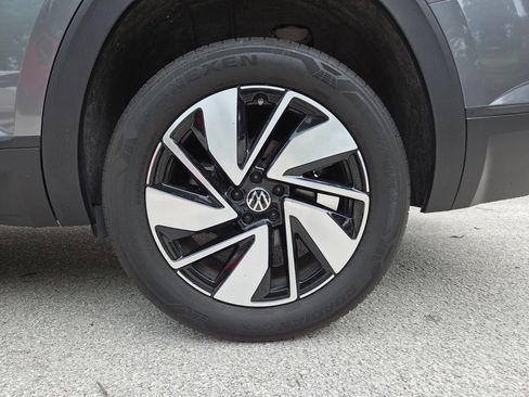 Used 2024 Volkswagen Atlas SE FWD image 17