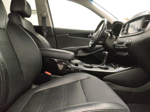 Used 2019 Kia Sorento SX w/ SX Touring Package FWD image 21