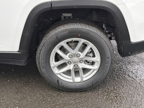 New 2026 Jeep Grand Cherokee Laredo X image 15