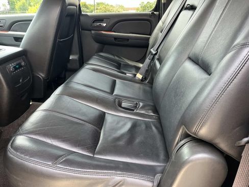 Used 2014 GMC Yukon XL SLT RWD image 17