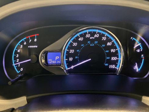 Used 2011 Toyota Sienna XLE image 11