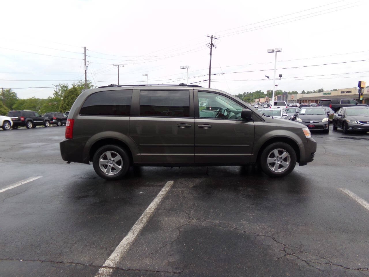 Used 2010 Dodge Grand Caravan SE FWD image 5