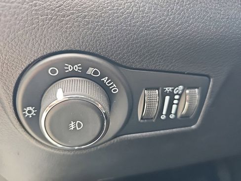 Used 2024 Jeep Compass Latitude AWD/4WD image 15