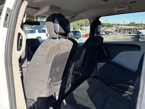 Used 2016 Dodge Grand Caravan SE w/ Quick Order Package 29E SE image 13