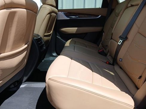 Certified 2024 Cadillac XT5 Premium Luxury w/ Platinum Package AWD/4WD image 17
