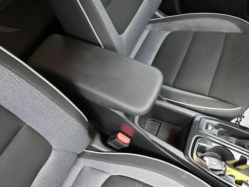 Used 2023 Chevrolet TrailBlazer LT FWD image 33