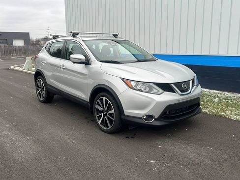 Used 2017 Nissan Rogue Sport SL w/ SL Premium Package image 3
