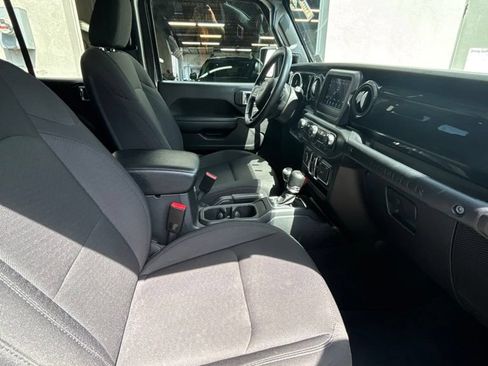 Used 2022 Jeep Wrangler Unlimited Sport AWD/4WD image 26