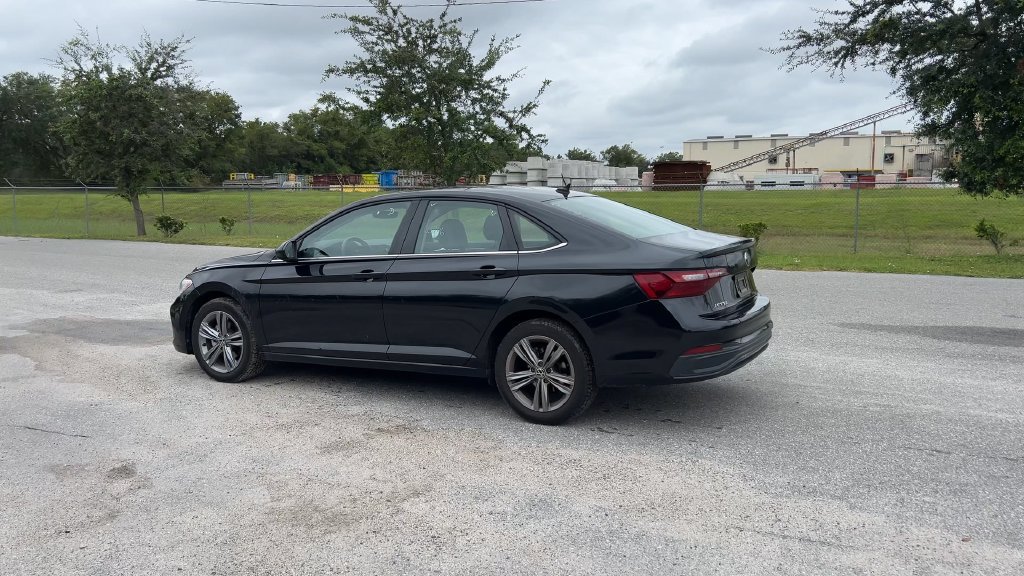 Used 2024 Volkswagen Jetta SE FWD image 6