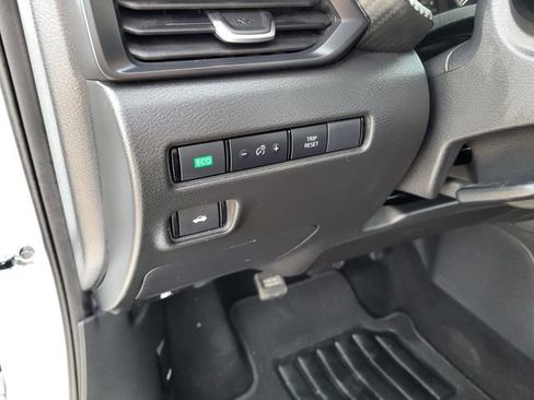 Used 2025 Nissan Sentra S image 13