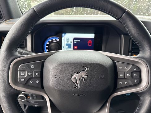 Used 2024 Ford Bronco Badlands image 25