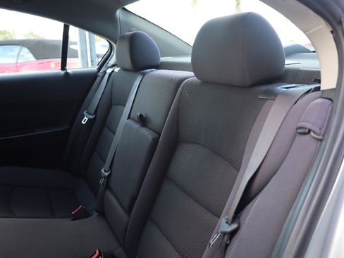 Used 2013 Chevrolet Cruze LT image 11