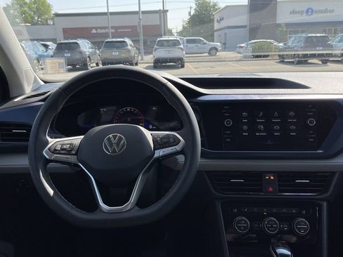 Used 2024 Volkswagen Taos SE FWD image 24
