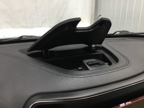 Used 2019 Jeep Cherokee Latitude Plus AWD/4WD image 20