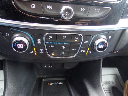 Used 2021 Chevrolet Traverse Premier w/ Redline Edition image 18