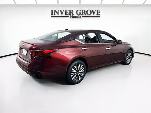 Used 2023 Nissan Altima 2.5 SV image 5