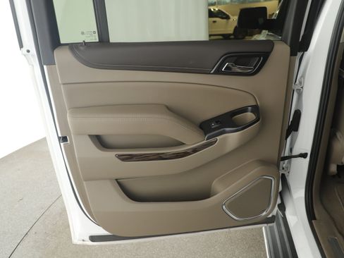 Used 2019 GMC Yukon XL SLT w/ Open Road Package image 14