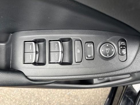 Used 2018 Honda Accord Sport image 12