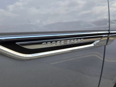 Used 2024 Volkswagen Atlas Cross Sport SE AWD/4WD image 19
