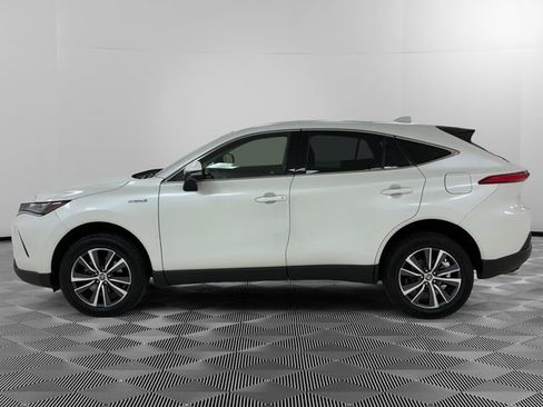 Used 2021 Toyota Venza LE AWD/4WD image 2