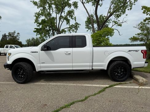 Used 2017 Ford F150 XLT w/ Equipment Group 302A Luxury AWD/4WD image 8