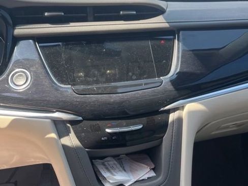 Used 2024 Cadillac XT6 Premium Luxury w/ Technology Package FWD image 9