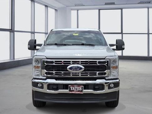 Used 2023 Ford F250 XLT w/ FX4 Off-Road Package AWD/4WD image 2