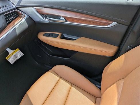 New 2025 Cadillac XT5 Premium Luxury image 18