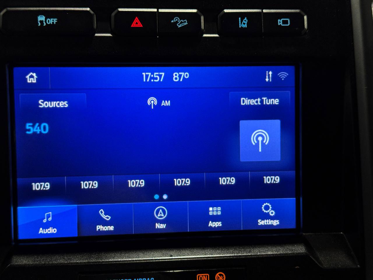 Used 2022 Ford F250 XLT w/ XLT Premium Package AWD/4WD image 36
