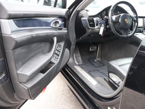 Used 2016 Porsche Panamera 4 image 10