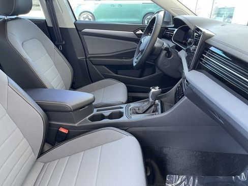 New 2025 Volkswagen Jetta SE image 33