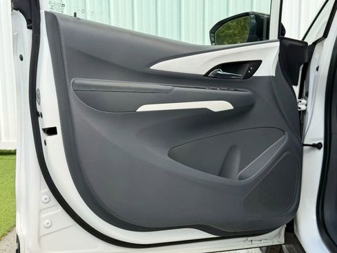 Used 2018 Chevrolet Bolt LT image 12