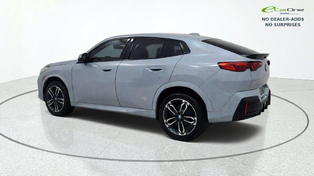 Used 2026 BMW X2 xDrive28i w/ Technology Package AWD/4WD image 5