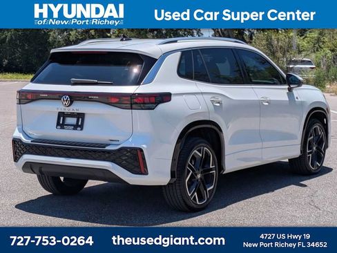 Used 2025 Volkswagen Tiguan SEL R-Line AWD/4WD image 5