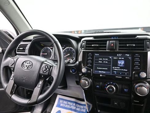Used 2021 Toyota 4Runner TRD Off-Road AWD/4WD image 17