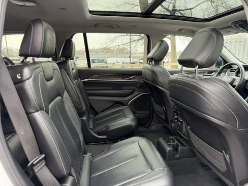 Used 2022 Jeep Grand Cherokee L Limited w/ Trailer Tow Group (B) image 21