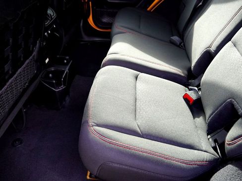 Used 2021 Jeep Wrangler Unlimited Rubicon image 29