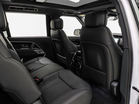 Used 2025 Land Rover Range Rover Long Wheelbase SE image 30