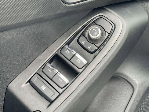 Used 2025 Subaru Crosstrek 2.5i Limited w/ Crosstrek Mirror Package image 27