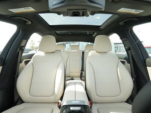 Used 2026 Mercedes-Benz C 300 4MATIC Sedan image 32