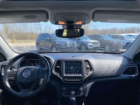 Used 2019 Jeep Cherokee Trailhawk AWD/4WD image 20