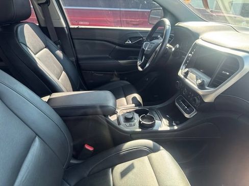 Used 2023 GMC Acadia SLT w/ Elevation Edition FWD image 15