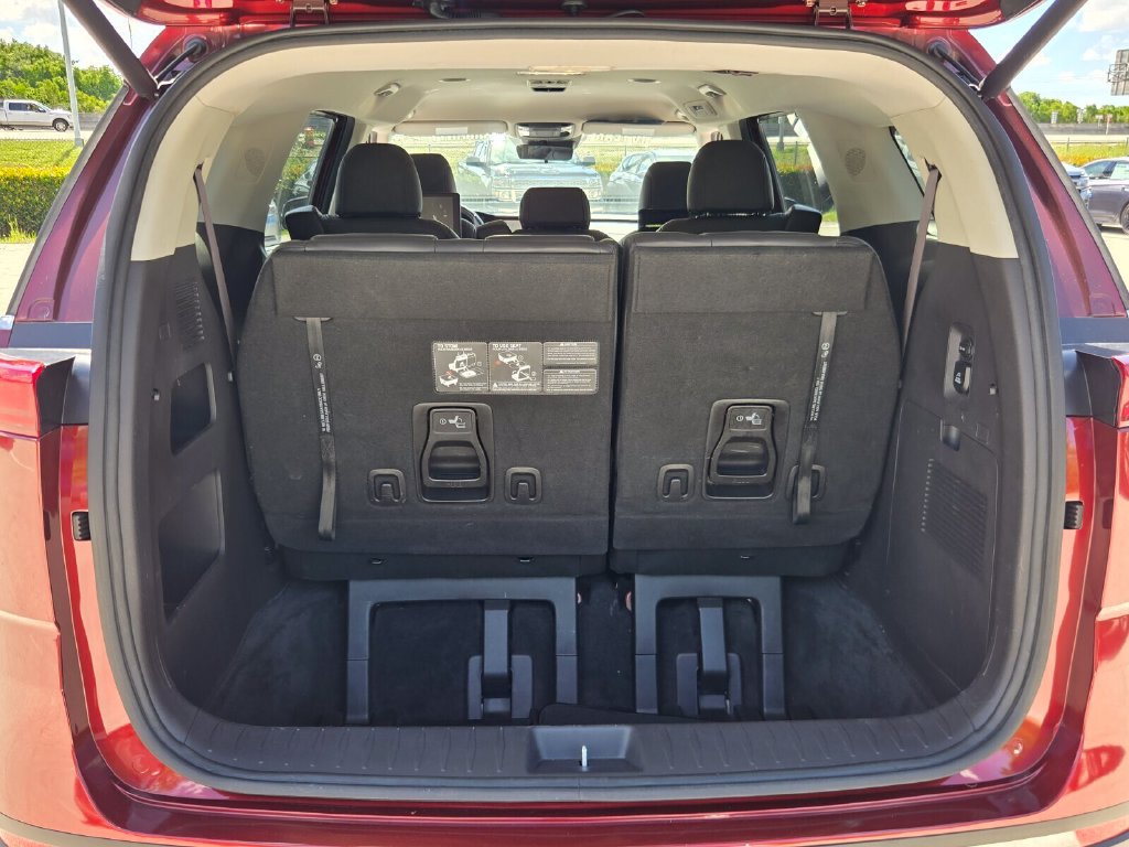 Used 2022 Kia Carnival SX FWD image 14