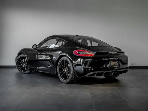 Certified 2016 Porsche Cayman GTS image 3