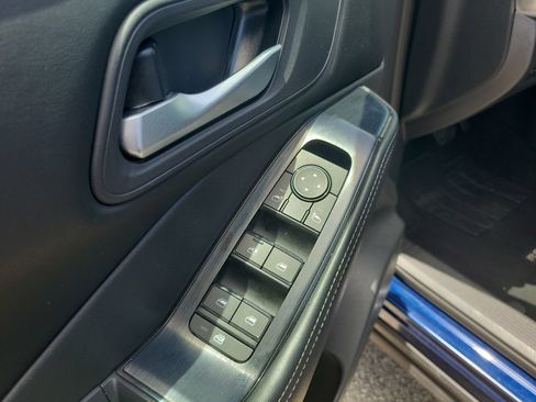 Used 2025 Nissan Rogue SV FWD image 13