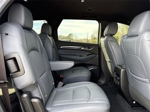 Used 2022 Buick Enclave Premium image 15