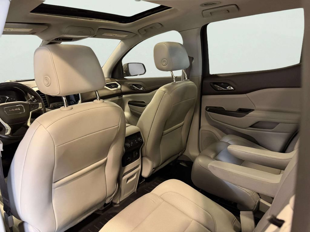 Used 2019 GMC Acadia SLT FWD image 18