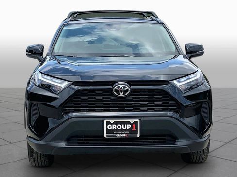 Used 2025 Toyota RAV4 XLE w/ Convenience Package FWD image 4