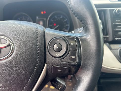 Used 2017 Toyota RAV4 XLE FWD image 35