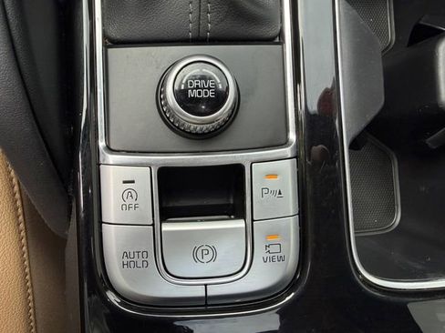 Certified 2022 Kia Telluride SX w/ Towing Package FWD image 24